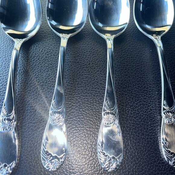 Set of 4 Reed & Barton LA BELLA STAINLESS Place/Oval Soup Spoons - Picture 3 of 7
